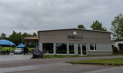2RadHaus.jpg