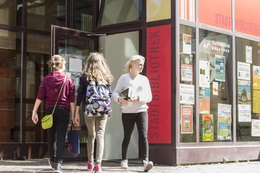 Eingang Stadtbibliothek 2