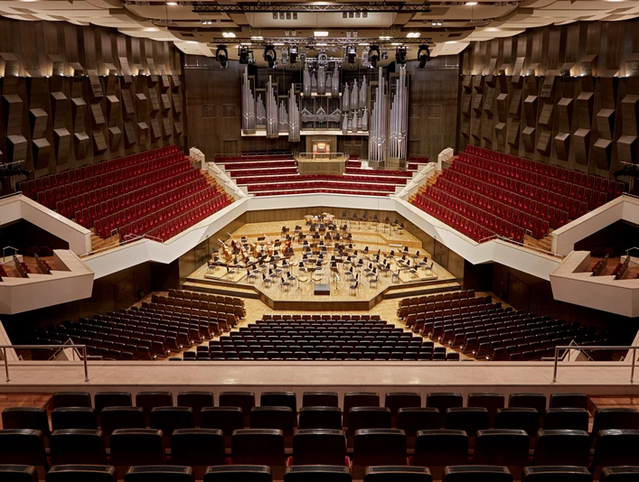 Große Halle der Eventlocation Gewandhaus zu Leipzig | Leipzig Convention Bureau Große Halle der Eventlocation Gewandhaus zu Leipzig – präsentiert vom Leipzig Convention BureauGreat hall at the Gewandhaus zu Leipzig event venue – presented by the Leipzig Convention BureauVelký sál v místě konání akce Gewandhaus zu Leipzig - předává Leipzig Convention BureauWielka Sala w miejscu wydarzenia Gewandhaus zu Leipzig - prezentowana przez Leipzig Convention BureauGrote zaal van de evenementenlocatie Gewandhaus zu Leipzig - gepresenteerd door het Leipzig Convention BureauSala grande della sede dell'evento Gewandhaus zu Leipzig - presentata dall'Ufficio Congressi di Lipsia