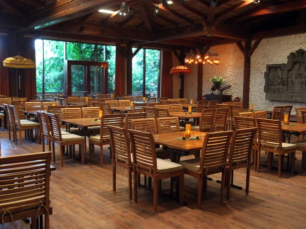 Tagungsräume Mekong 1 und 2 in der Eventlocation Gondwanaland des Zoo Leipzig | Leipzig Convention Bureau Tagungsräume Mekong 1 und 2 mit Bankettbestuhlung in der Eventlocation Gondwanaland des Zoo Leipzig – präsentiert vom Leipzig Convention Bureau