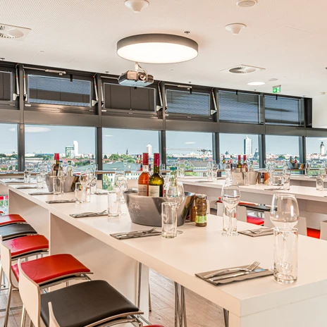 Tagungsraum Panoramablick in der Eventlocation Red Bull Arena | Leipzig Convention Bureau Tagungsraum Panoramablick in der Eventlocation Red Bull Arena - präsentiert vom Leipzig Convention Bureau