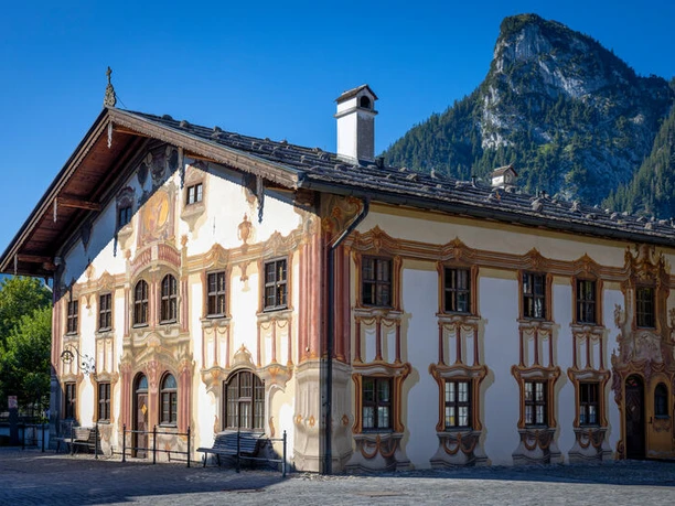 Pilatushaus(c)Ammergauer Alpen Foto Julian Leitenstorfer.jpg