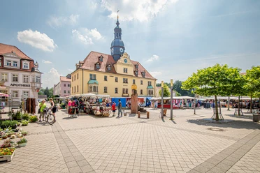 Borna Rathaus und Markt