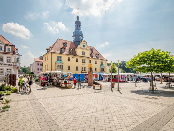 Borna Rathaus und Markt