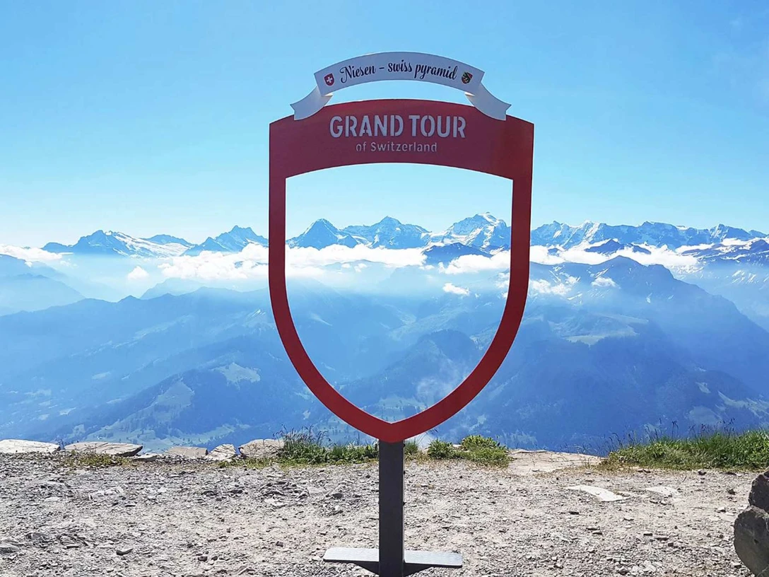 grand-tour-foto-spot-niesen.jpg Grand Tour, Foto-Spot NiesenGrand Tour, Niesen Photo SpotGrand Tour, spot photo Niesen