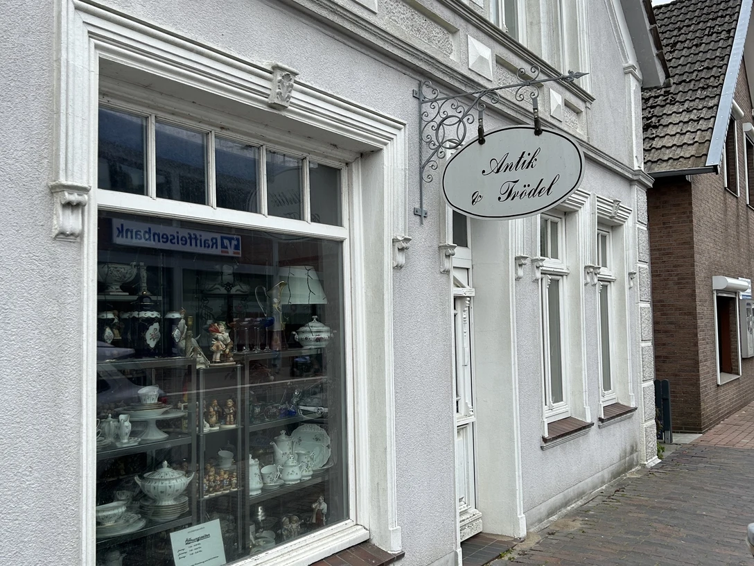 Antik und Trödel.jpg