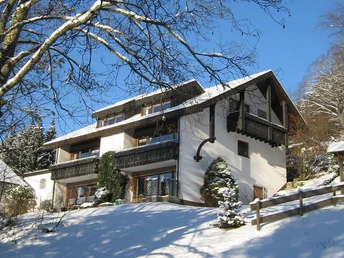 Hausansicht im Winter