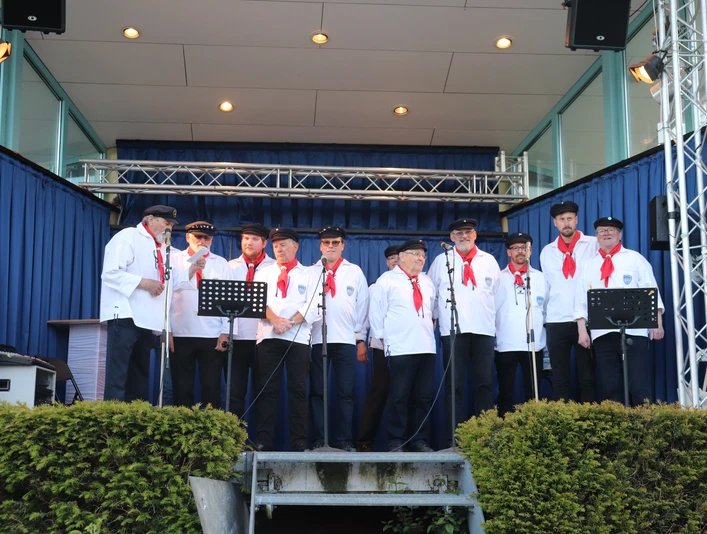 Shanty-Chor auf Juist.JPG Shanty-Chor auf Juist