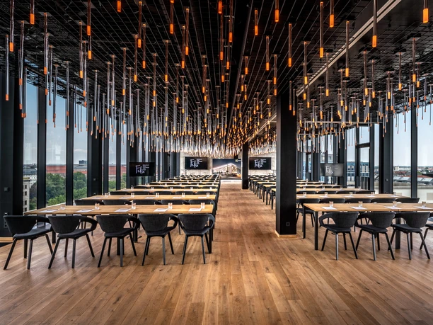 Tagungsraum Felix Club im Tagungshotel Felix im Staycity Leipzig | Leipzig Convention Bureau Tagungsraum Felix Club in parlamentarischer Bestuhlung im Tagungshotel Felix im Staycity Leipzig – präsentiert vom Leipzig Convention Bureau