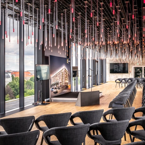 Felix Club meeting room with theatre seating at the conference hotel Felix im Staycity Leipzig | Leipzig Convention Bureau