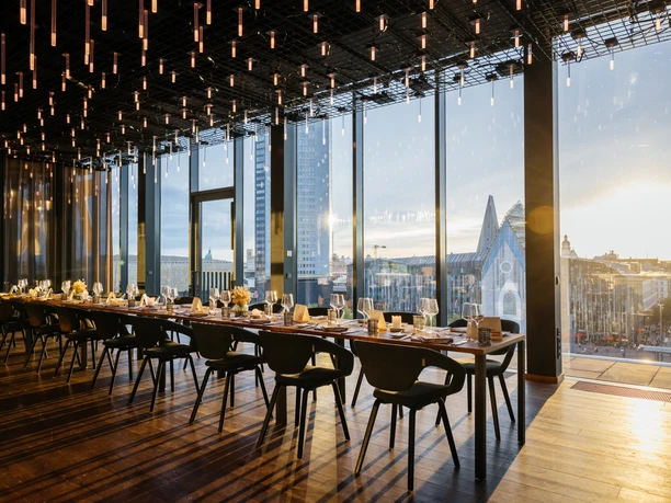 Show kitchen & vinotheque im Tagungshotel Felix im Staycity Leipzig | Leipzig Convention Bureau Show kitchen & vinotheque im Tagungshotel Felix im Staycity Leipzig – präsentiert vom Leipzig Convention Bureau