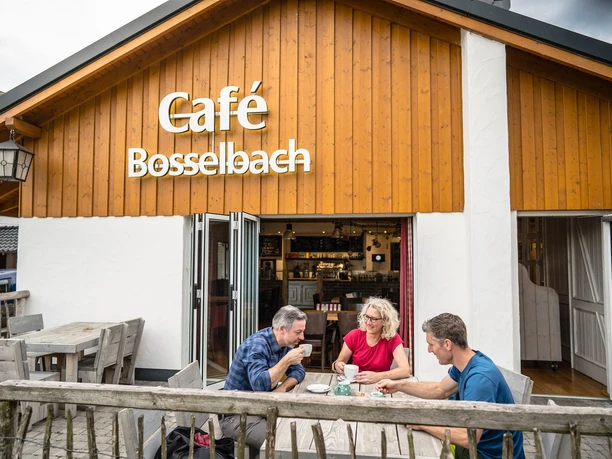 Gemütlich ist es im Café Bosselbach Gemütlich ist es im Café Bosselbach