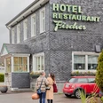 Hotel-Restaurant-Fischer Blick auf die Fassade des Hotels View of the facade of the hotelZicht op de gevel van het hotel
