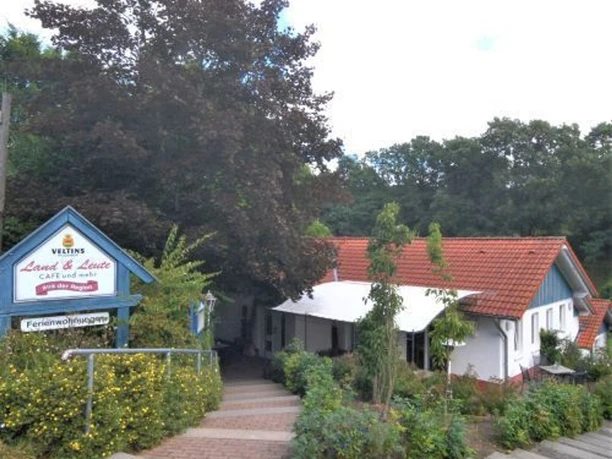 Ferienhäuser_-wohnungen Land & Leute.jpg