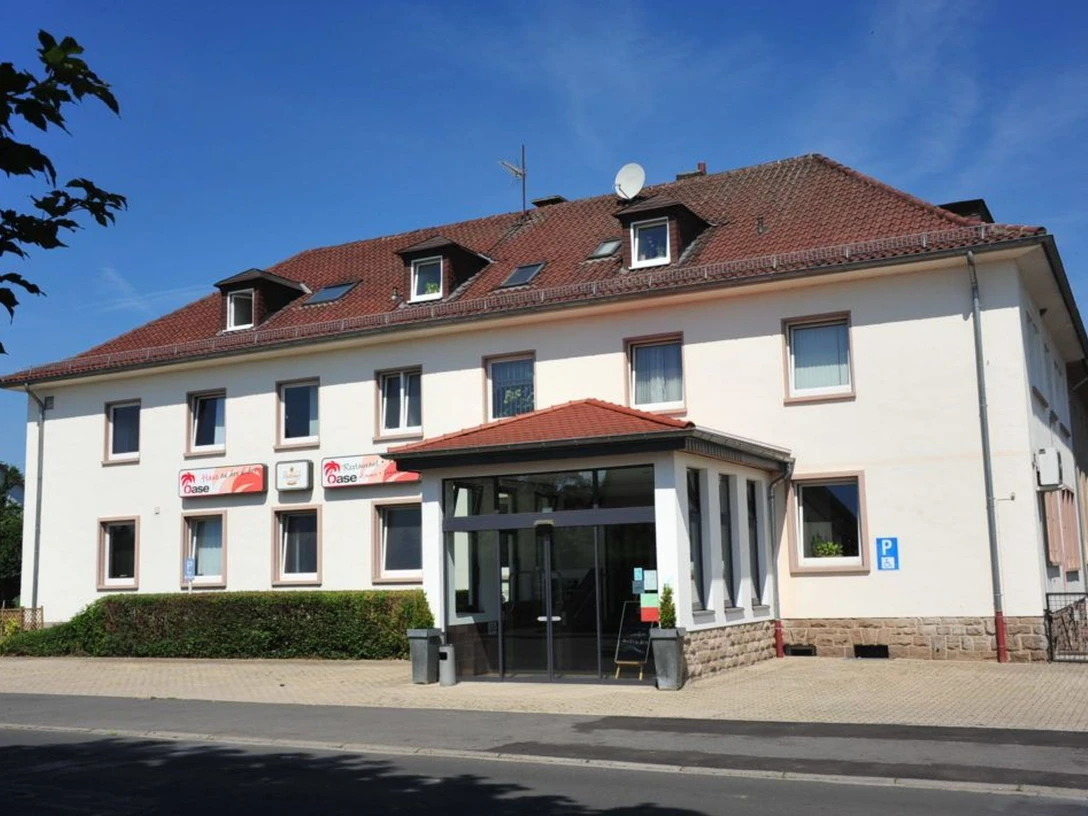 Aussenansicht Hotel Oase_Haus an der Eder.jpg
