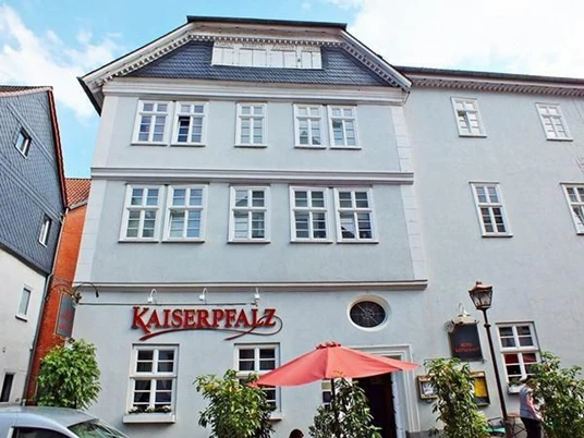 Hotel-Café-Restaurant Kaiserpfalz.jpg