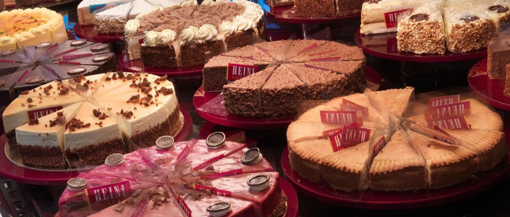 Image de Heini Tortenauswahl im HeiniCake selection at HeiniChoix de tartes chez Heini
