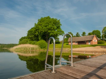 Steg am Kleinen Mustiner See