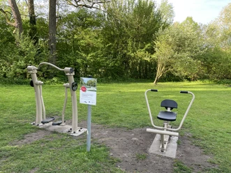 Fitnessgeräte im Kurpark Bad Bevensen (c) BBM Nina Lüdemann.jpg
