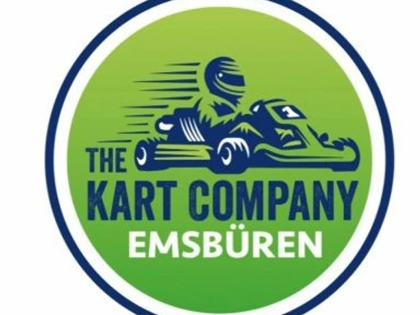The Kart Company.jpg Logo mit stilisierter Kartfahrerin und Schriftzug The Kart Company Emsbüren auf grünem Kreis.