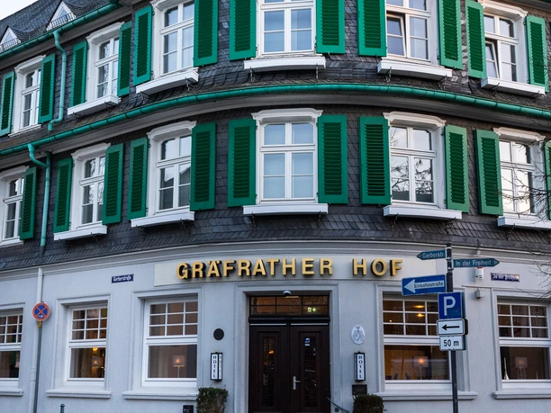 Fassade vom Hotel Gräfrather Hof