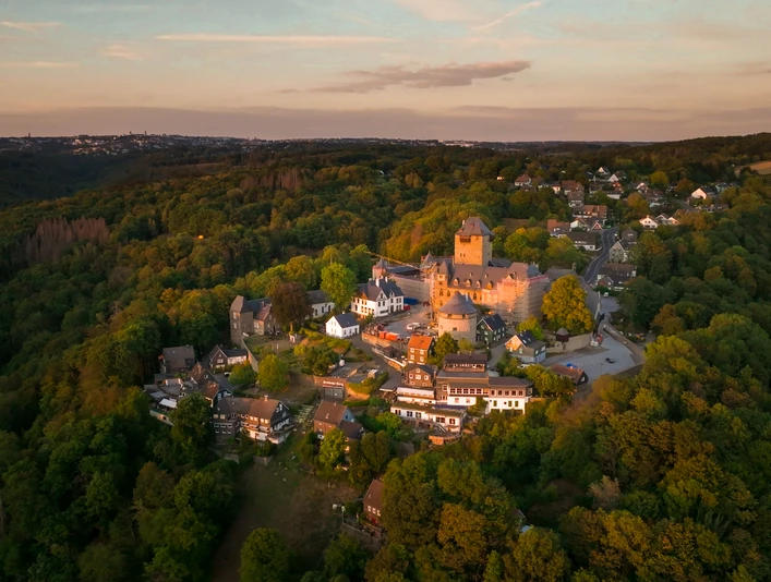 Schloss Burg an der Wupper Panorama Blick auf die Schloss Burg