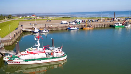 Aussenhafen-Hooksiel.jpg