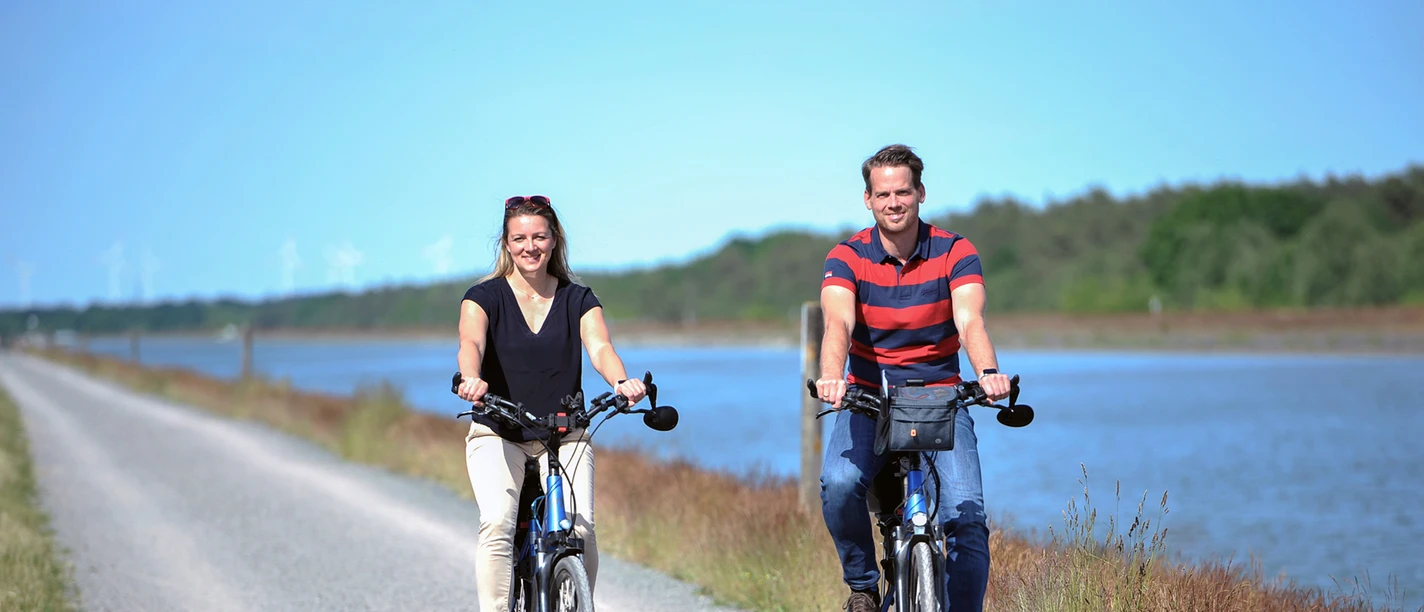 Mit dem Fahrrad am Kanal Mit dem Fahrrad am Kanal