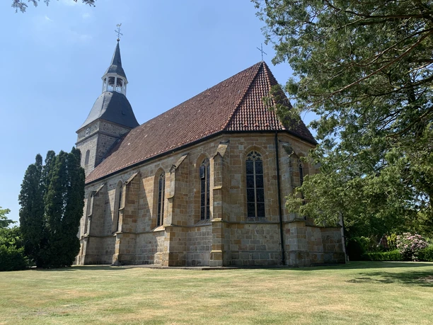 St. Georg Kirche.JPG