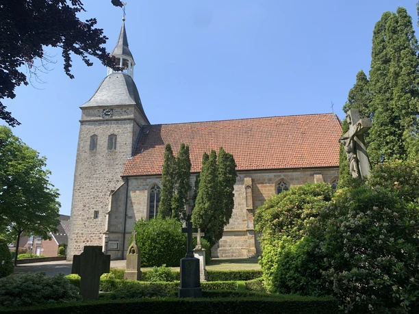 St. Georg Kirche.JPG