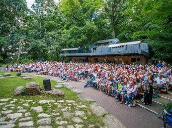 Freilichtbühne Schloss Neuhaus | Paderborn Freilichtbühne Schloss Neuhaus | Paderborn