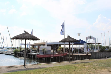 Hafenanlage Schlick mit Kiosk in Lembruch