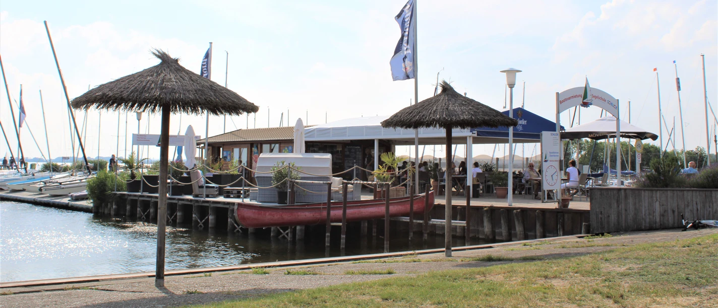 Hafenanlage Schlick mit Kiosk in Lembruch