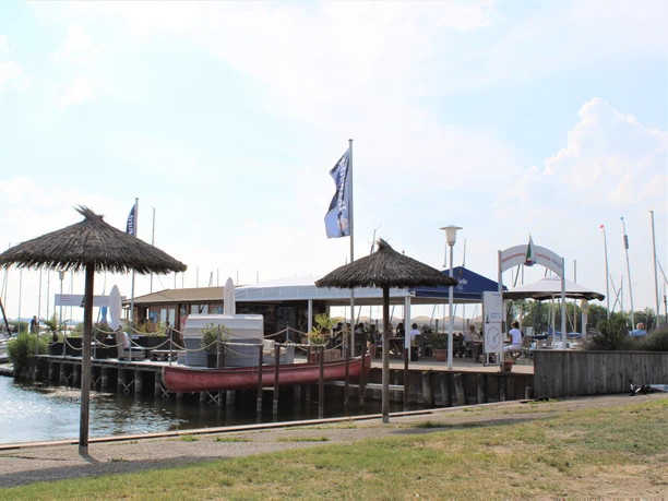 Hafenanlage Schlick mit Kiosk in Lembruch