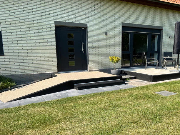 Ferienwohnung "Blick zur Weser" Außenansicht Ferienwohnung "Blick zur Weser" Außenansicht