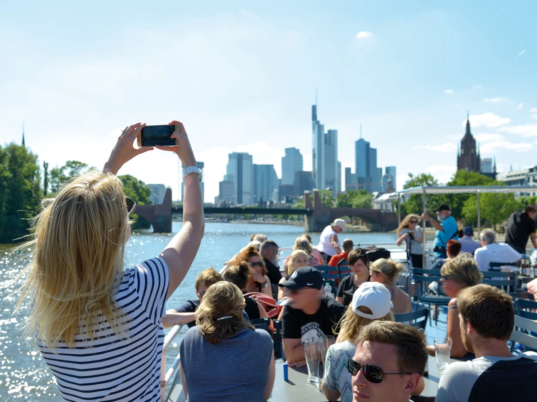 Primus Linie Schifffahrt visitfrankfurt Holger Ullmann DSC 6791 retusch