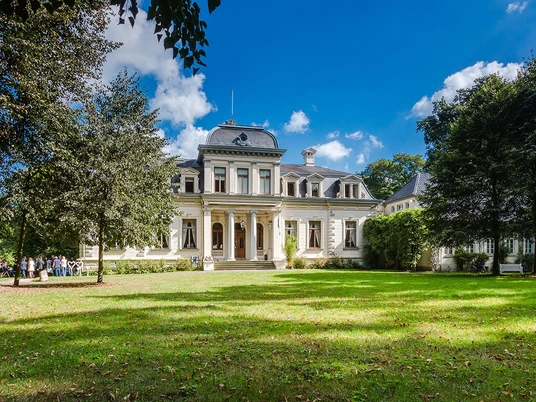 Palais_Rastede_Lukas Lehmann_Fotograf nennen.jpg