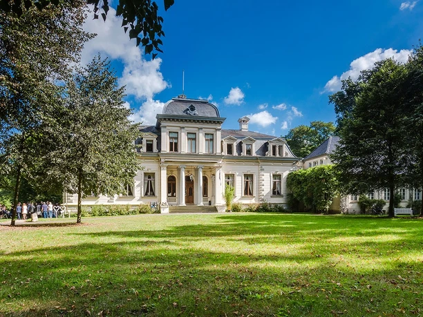 Palais_Rastede_Lukas Lehmann_Fotograf nennen.jpg