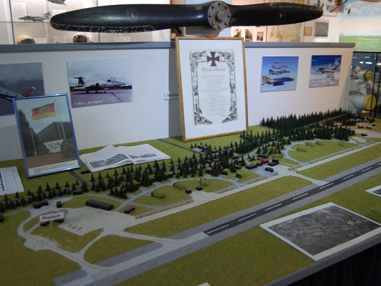 Modell_Flugplatz Wittmundhafen.jpg