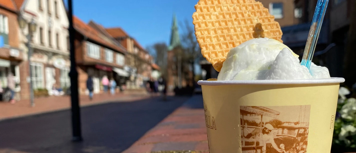 Eis (c) BBM Jessica Holzerland.jpg