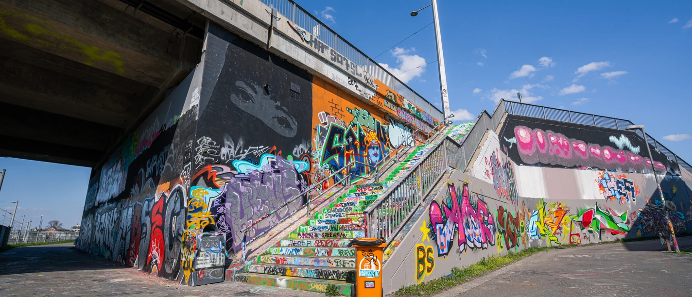 Wall-of-Fame-Leipzig-Gießerstraße8-TomWilliger-leipzig-travel.jpg Die Wall of Fame ist eine beliebte Anlaufstelle für Künstler und Graffitiliebhaber