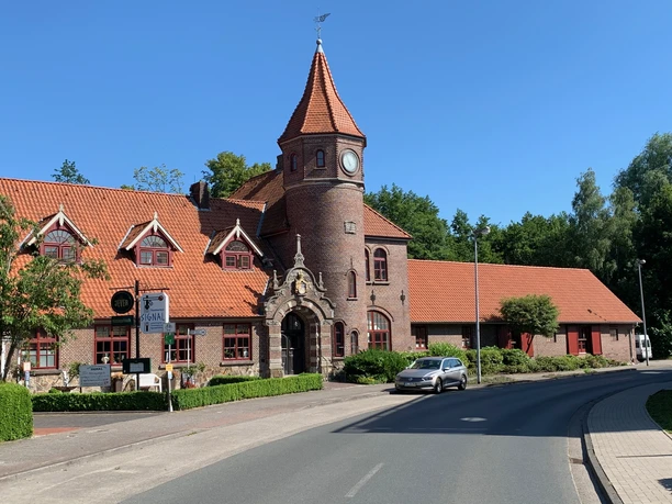 alter-bahnhof-aussenansicht.jpg