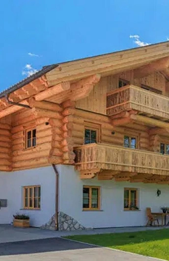 Alpenchalet St. Ulrich - Hauszufahrt