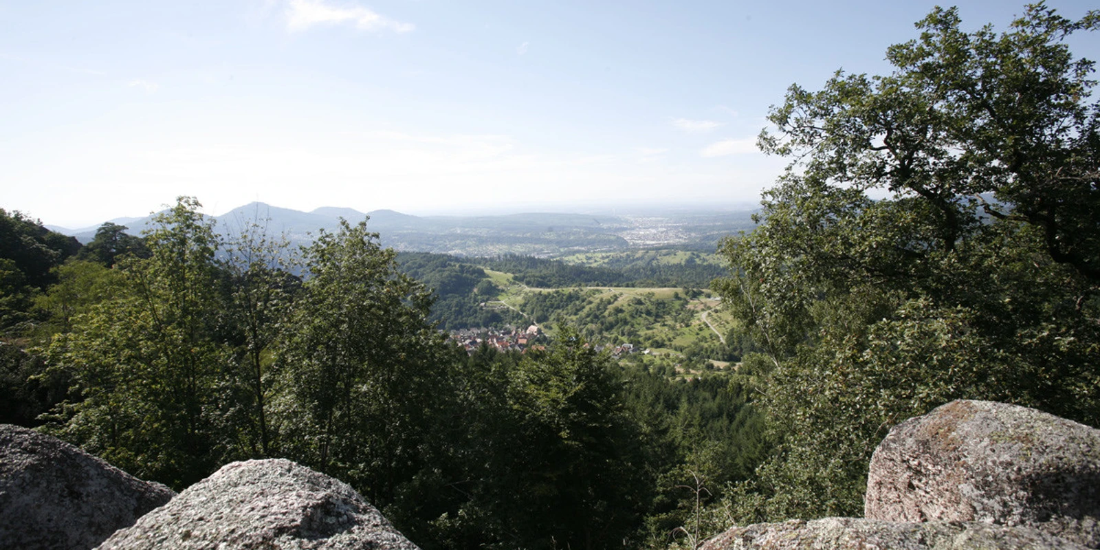 Blick vom Lautenfelsen bei Gernsbach im Murgtal