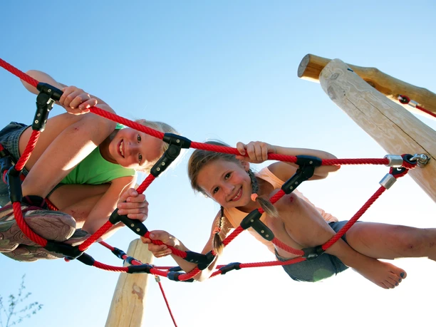 BAIE_Spielplatz_Generation (3)