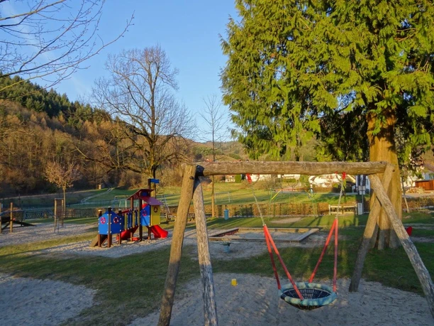 Spielplatz Kirche 1_verkleinert