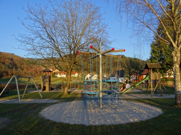 Spielplatz Kirche_verkleinert