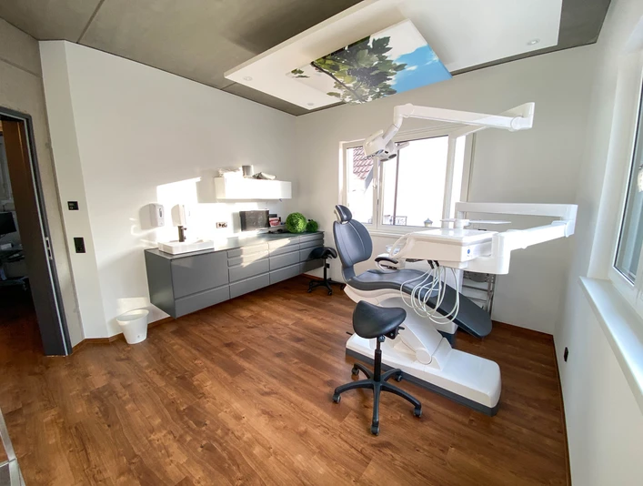 Praxis am Durbach Anne Hill neu 1