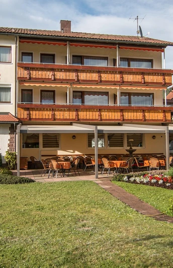 Gartenansicht Café-Pension-Bäckerei Züfle