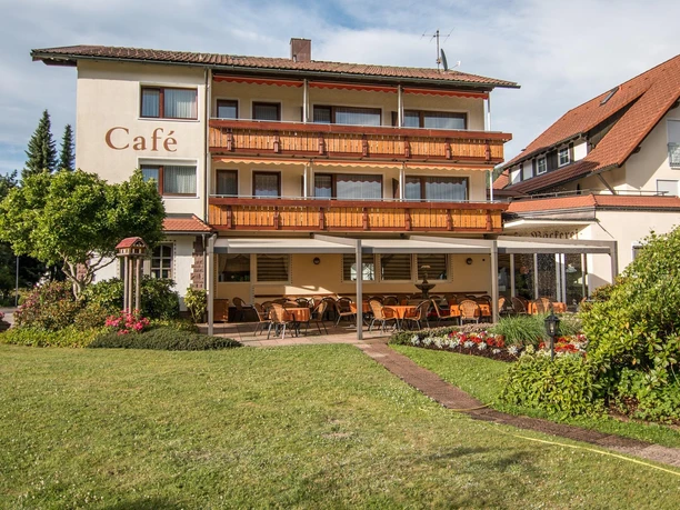 Gartenansicht Café-Pension-Bäckerei Züfle